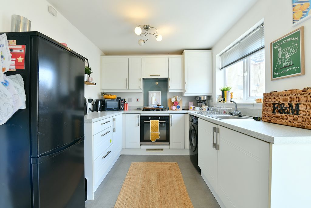 Kitchen- click for photo gallery